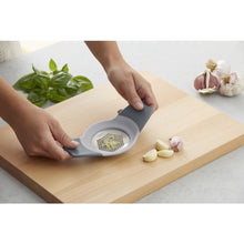 Load image into Gallery viewer, Grand Designs Kitchen 2 in 1 Garlic Crusher - Grate &amp; Crush